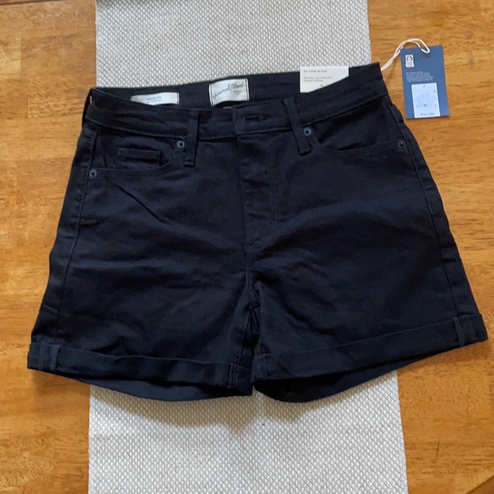 NWT Universal Thread black high rise midi